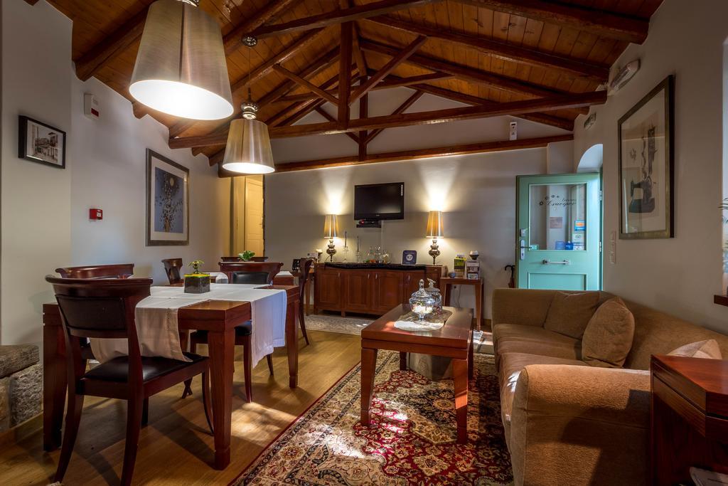 Enastron Guesthouse Dimitsana Ngoại thất bức ảnh